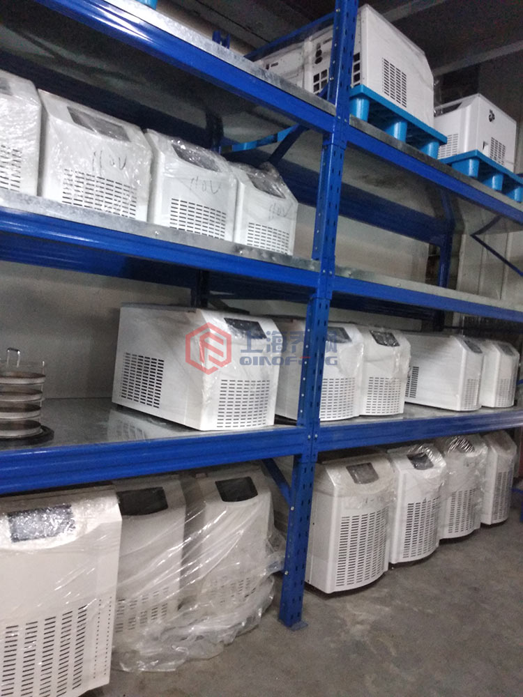 實(shí)驗(yàn)型真空冷凍干燥機(jī) 實(shí)驗(yàn)型真空冷凍干燥機(jī)